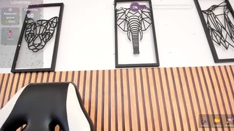 Snapshot of lila_elliot chatting on 01-23-25, 11:15 Lila online show from 01-23-25, 11:15