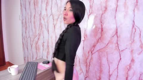 Snapshot of lila_elliot chatting on 01-28-25, 08:15 Lila online show from 01-28-25, 08:15