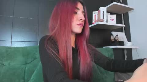Snapshot of lila_elliot chatting on 09-27-25, 05:23 Lila online show from 09-27-25, 05:23
