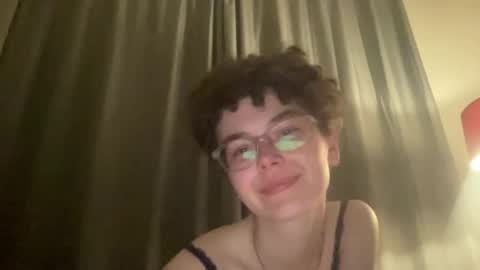 Snapshot of lilac_dreamsss chatting on 05-20-26, 11:11 lilac_dreamsss online show from 05-20-26, 11:11