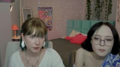Lili online show from 05-14-26, 11:50