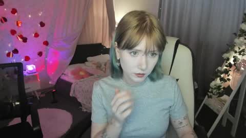 Lili online show from 05-29-26, 03:59