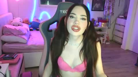 lilbina online show from 12-15-25, 05:23