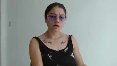 Valeri Villalobos  IG villa lobosvaleri online show from 04-06-26, 03:24