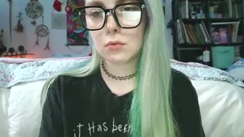 Snapshot of lilemmy1999 chatting on 12-16-24, 05:22 emily ryanson online show from 12-16-24, 05:22