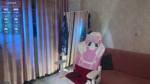 Snapshot of lili_01 chatting on 06-02-26, 11:56 Lili online show from 06-02-26, 11:56