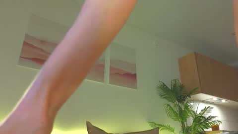 Snapshot of lili__roze_ chatting on 09-19-25, 05:20 lili__roze_ online show from 09-19-25, 05:20