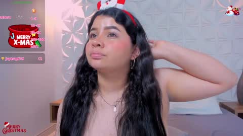 Snapshot of lili_mccormick chatting on 12-15-24, 07:13 SALOME online show from 12-15-24, 07:13