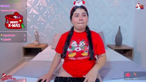 Snapshot of lili_mccormick chatting on 12-17-24, 04:34 SALOME online show from 12-17-24, 04:34