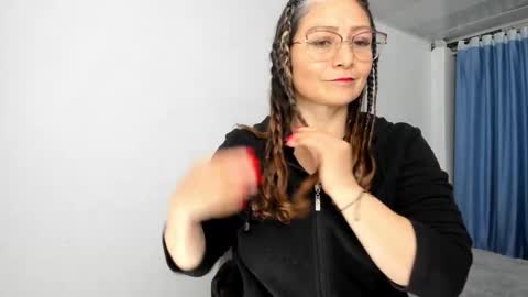 liliamilf online show from 10-11-25, 01:05