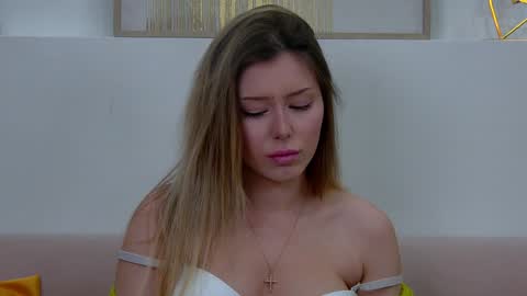 Snapshot of liliabianca chatting on 01-20-25, 12:39 Mia online show from 01-20-25, 12:39