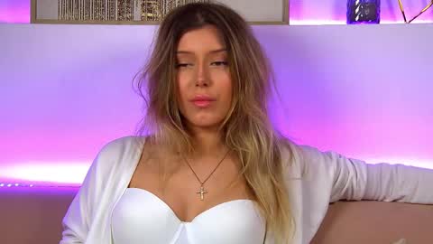 Snapshot of liliabianca chatting on 02-10-25, 12:39 Mia online show from 02-10-25, 12:39