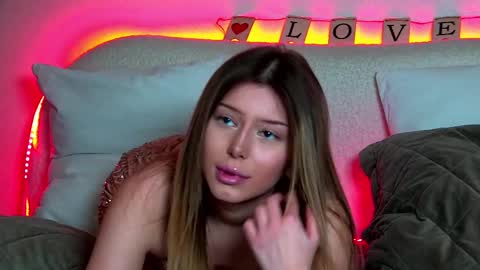 Snapshot of liliabianca chatting on 02-14-25, 09:24 Mia online show from 02-14-25, 09:24