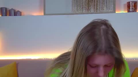 Snapshot of liliabianca chatting on 02-28-25, 06:43 Mia online show from 02-28-25, 06:43