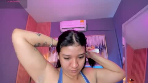 holis soy lily chang no olvides el pulgar arriba es muy importante para mi 3 independent model online show from 06-09-26, 06:41