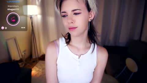 Lilian online show from 09-30-25, 07:02