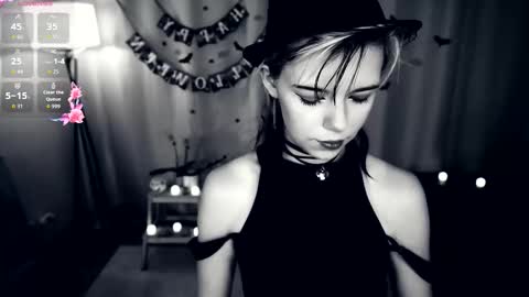 Lilian online show from 10-09-25, 07:06