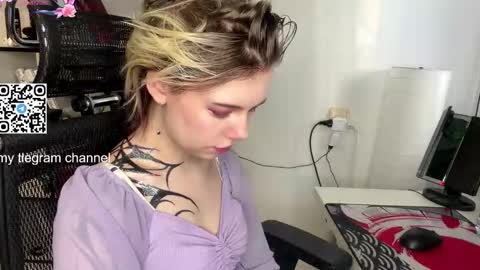 Snapshot of liliandaniels chatting on 02-03-26, 06:11 Lilian online show from 02-03-26, 06:11