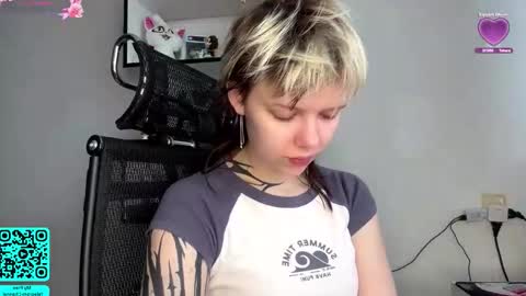 Snapshot of liliandaniels chatting on 02-21-26, 07:09 Lilian online show from 02-21-26, 07:09