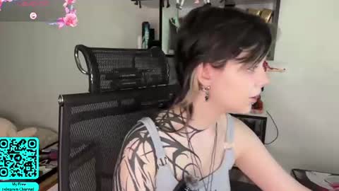 Lilian online show from 06-12-26, 07:07