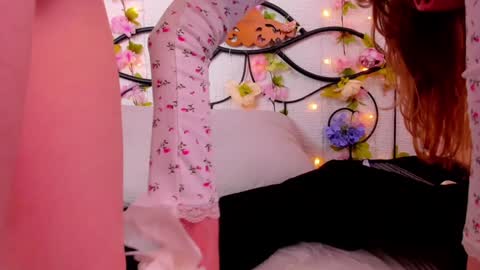 hi guys Im new here Im 18 years oldIve never had sex online show from 02-08-25, 01:44