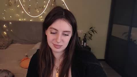 Lilu online show from 11-15-25, 02:53