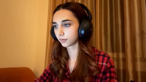 Snapshot of lilihalvorsen chatting on 09-17-25, 10:22 Lina online show from 09-17-25, 10:22