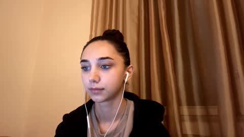 Snapshot of lilihalvorsen chatting on 10-04-25, 10:08 Lina online show from 10-04-25, 10:08