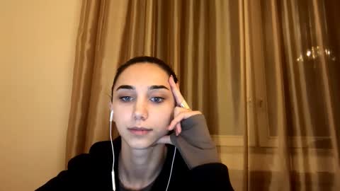 Snapshot of lilihalvorsen chatting on 10-05-25, 10:07 Lina online show from 10-05-25, 10:07