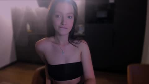 Snapshot of lililaluna chatting on 12-10-24, 01:00             ...  online show from 12-10-24, 01:00