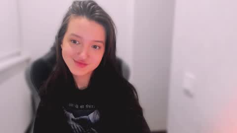 Snapshot of lililaluna chatting on 02-01-25, 08:37             ...  online show from 02-01-25, 08:37