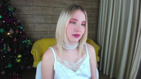 Snapshot of lililinn chatting on 12-20-24, 05:47 LiliLinn online show from 12-20-24, 05:47
