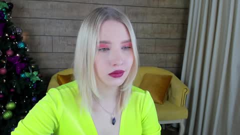 Snapshot of lililinn chatting on 12-21-24, 05:36 LiliLinn online show from 12-21-24, 05:36