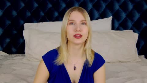Snapshot of lililinn chatting on 01-18-25, 04:48 LiliLinn online show from 01-18-25, 04:48