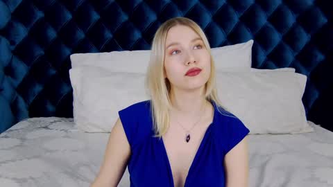 Snapshot of lililinn chatting on 01-18-25, 08:10 LiliLinn online show from 01-18-25, 08:10