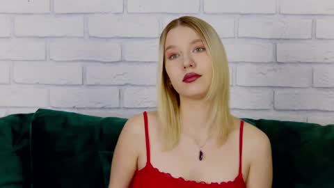 Snapshot of lililinn chatting on 01-20-25, 04:21 LiliLinn online show from 01-20-25, 04:21