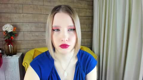Snapshot of lililinn chatting on 02-19-25, 05:49 LiliLinn online show from 02-19-25, 05:49