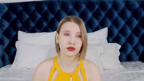 Snapshot of lililinn chatting on 02-21-25, 04:40 LiliLinn online show from 02-21-25, 04:40