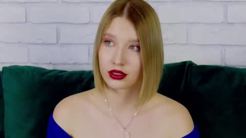 Snapshot of lililinn chatting on 02-24-25, 12:37 LiliLinn online show from 02-24-25, 12:37