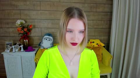 Snapshot of lililinn chatting on 02-26-25, 11:20 LiliLinn online show from 02-26-25, 11:20