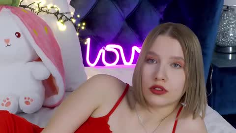 Snapshot of lililinn chatting on 03-03-25, 07:32 LiliLinn online show from 03-03-25, 07:32