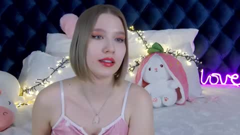 Snapshot of lililinn chatting on 03-03-25, 10:38 LiliLinn online show from 03-03-25, 10:38