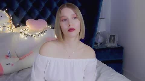 Snapshot of lililinn chatting on 03-08-25, 02:30 LiliLinn online show from 03-08-25, 02:30