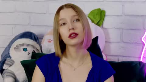 Snapshot of lililinn chatting on 03-10-25, 12:37 LiliLinn online show from 03-10-25, 12:37