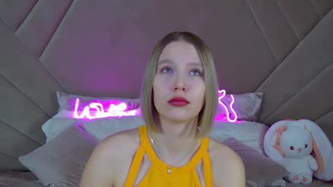 Snapshot of lililinn chatting on 03-11-25, 04:54 LiliLinn online show from 03-11-25, 04:54