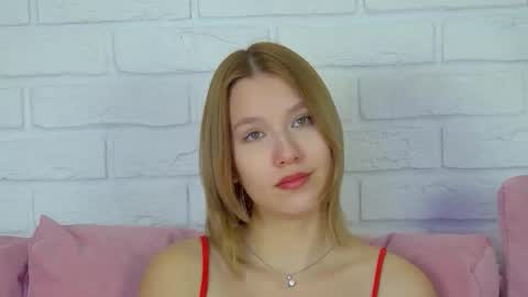 Snapshot of lililinn chatting on 09-23-25, 04:26 LiliLinn online show from 09-23-25, 04:26