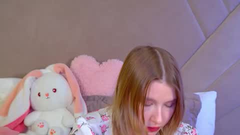 LiliLinn online show from 12-16-25, 06:18