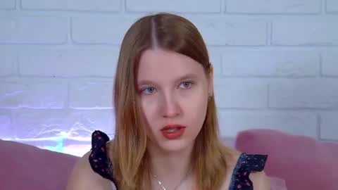 LiliLinn online show from 06-18-26, 04:24