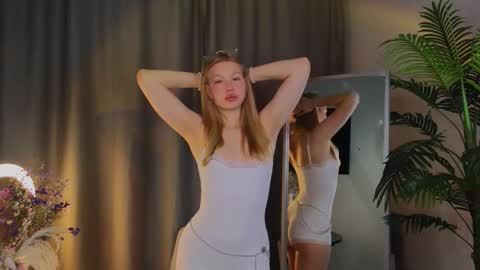 lililok101 online show from 10-13-25, 02:11