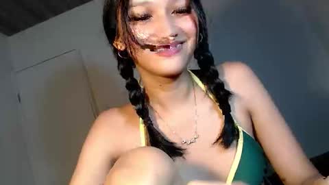 Snapshot of lilit_sensual chatting on 02-11-26, 01:05 Chloe online show from 02-11-26, 01:05